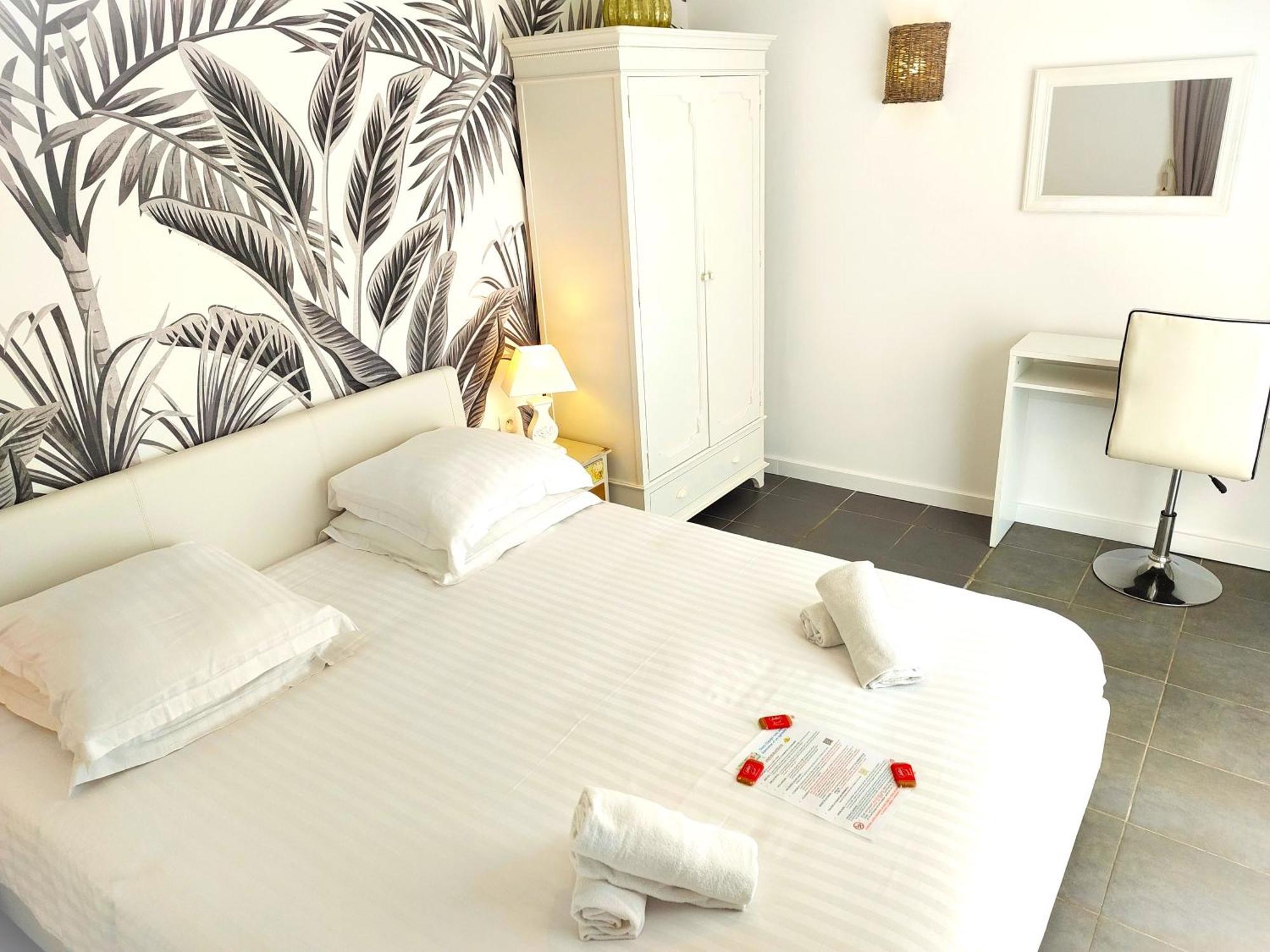 Hotel Les Jardins De Bormes, Sauna & Jacuzzi Номер фото